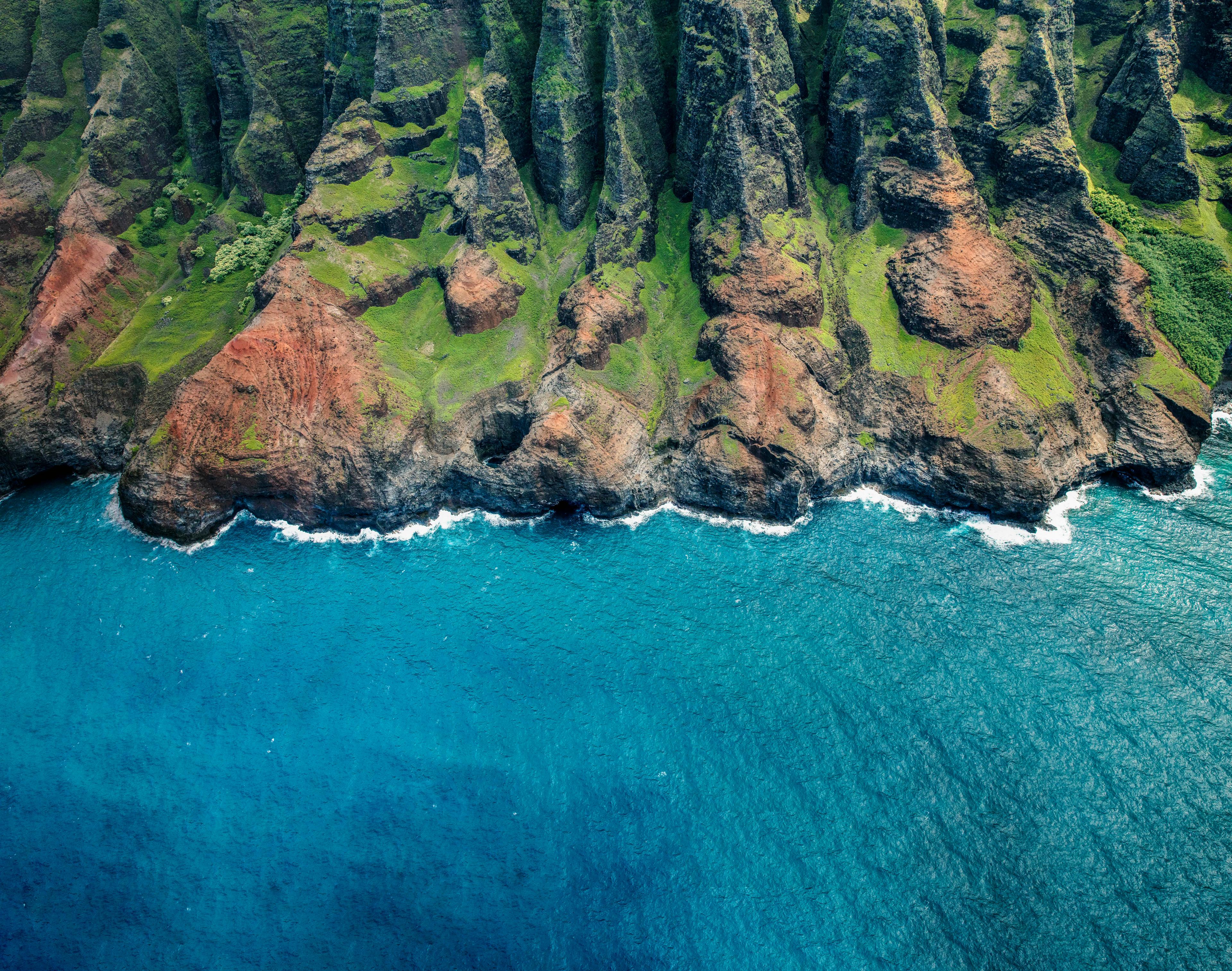 Kauai海岸线从上方。